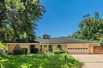 Building Photo - 4117 Aragon Dr