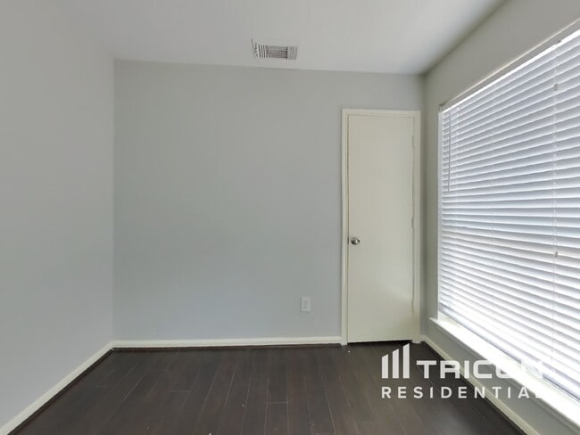 Foto del edificio - 6823 Highwind Bend Ln