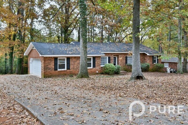 Foto del edificio - 128 Valcour Rd