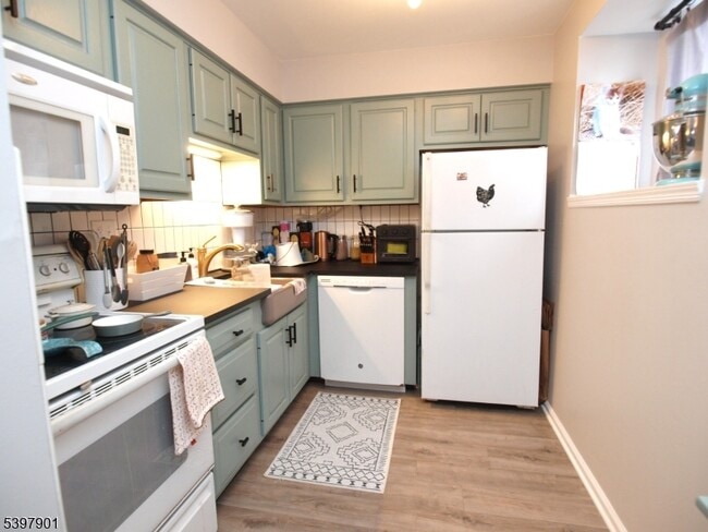 Foto del edificio - 520 Turnpike C125 Tpke