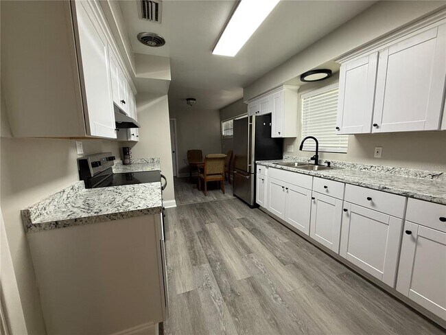 Foto del edificio - 3002 W Marlin Ave