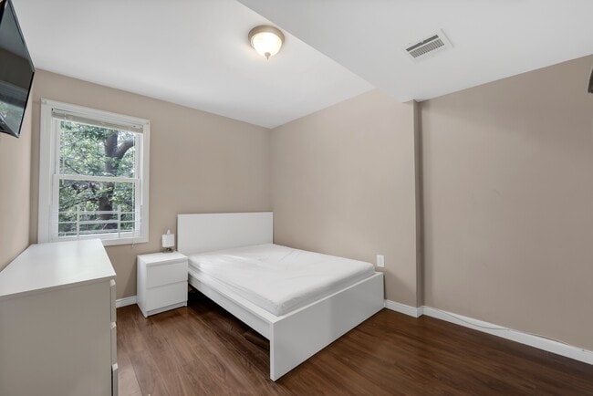 Foto del edificio - 20 Gardner Ave