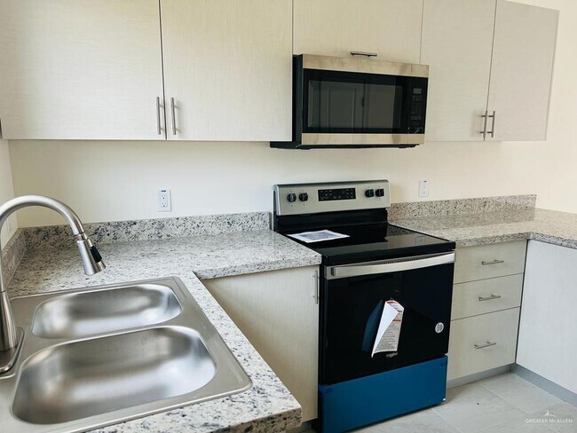 Building Photo - 14 W Garfield Ave