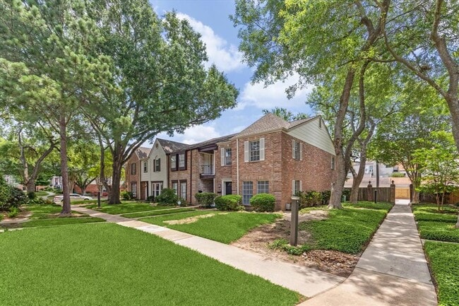 Building Photo - 1107 Country Pl Dr