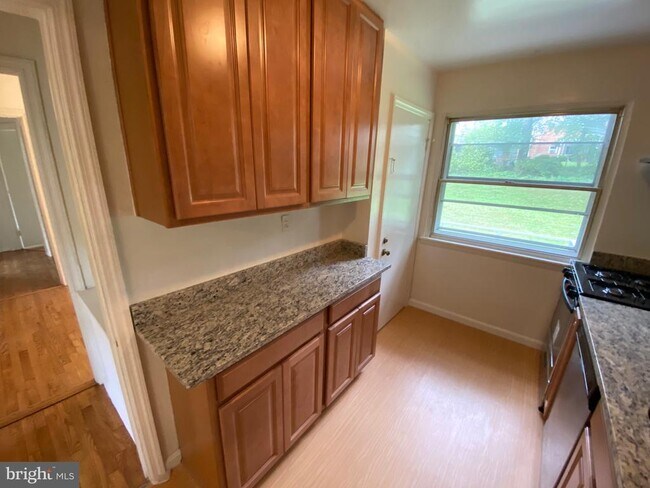 Foto del edificio - 3105 Homewood Pkwy