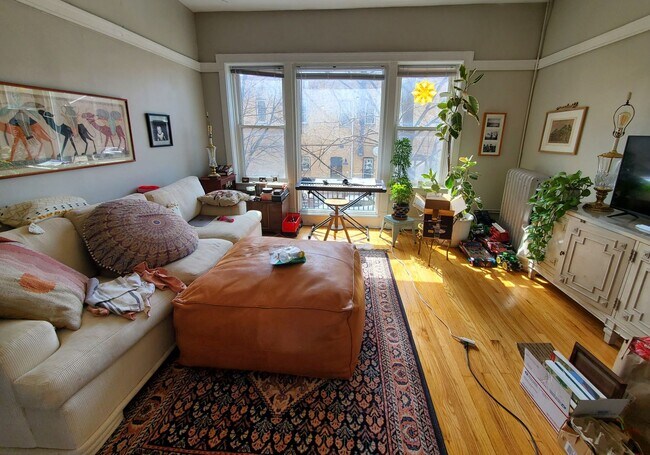 Photo - 2068 W Hutchinson St Apartment