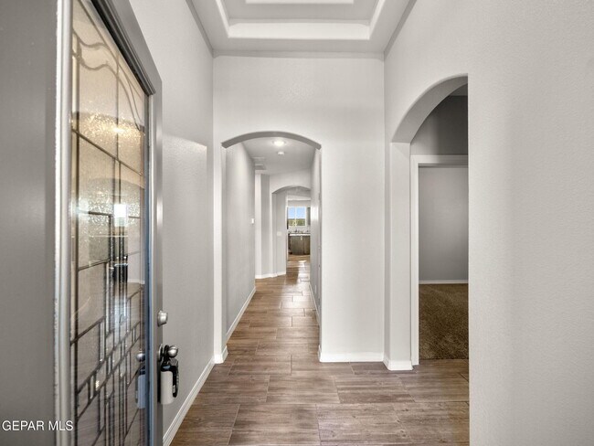 Foto del edificio - 5916 Hidden Acres Dr