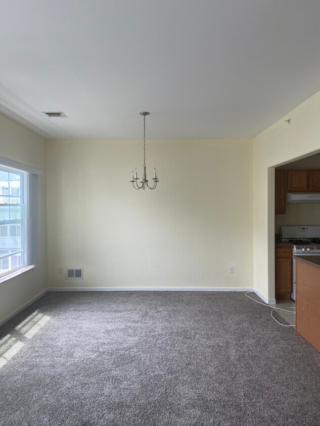 DiningRoom - 152 Beach 67th St