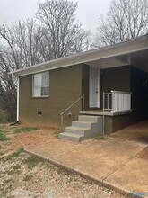 Building Photo - 907 Stevens Ct NE