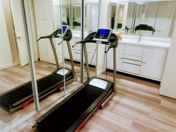 Building Photo - 423 S Rexford Dr