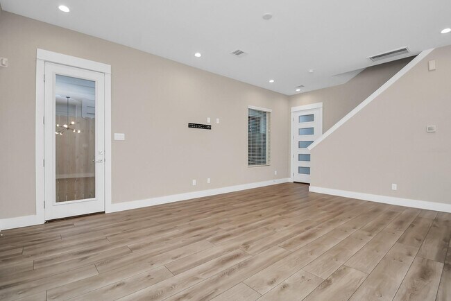 Foto del edificio - 1235 W Tidwell Rd