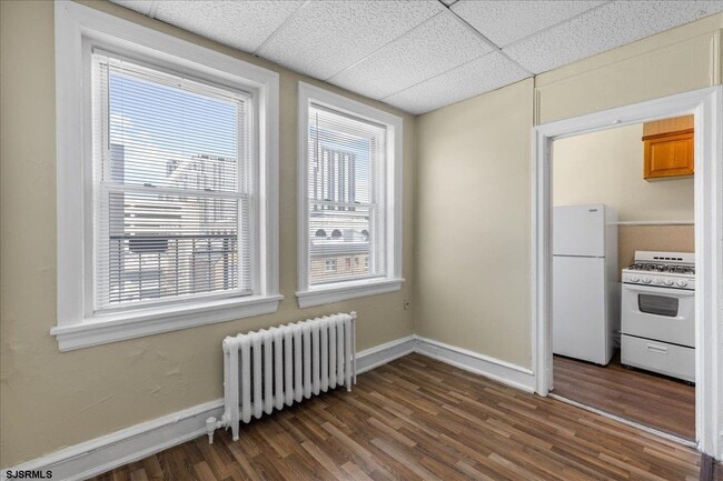Building Photo - 2 S Hartford Ave