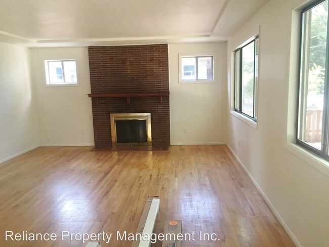 Building Photo - 3 br, 1 bath House - 3716 SE 16th