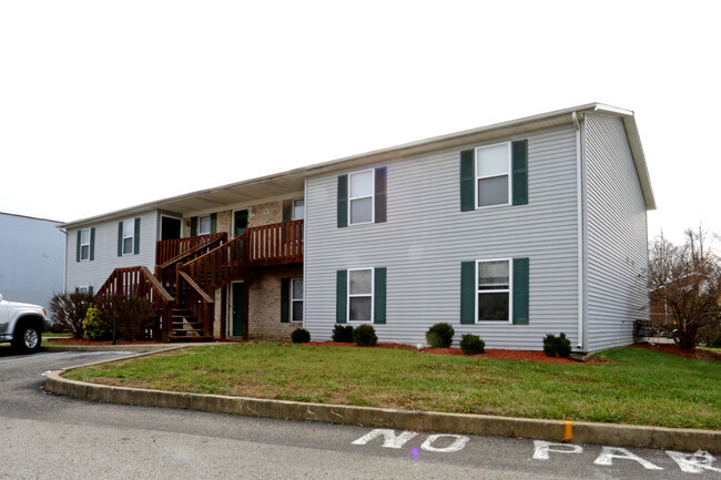 Holly Green Apartments - Apartments in Fairdale, KY | Apartments.com