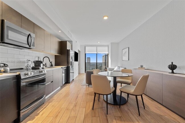 Foto del edificio - 398 NE 5th St