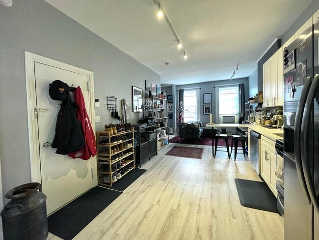 Building Photo - 332 Communipaw Ave