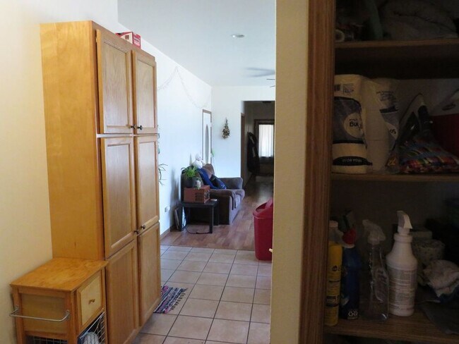 Foto del edificio - 709 Hudson St