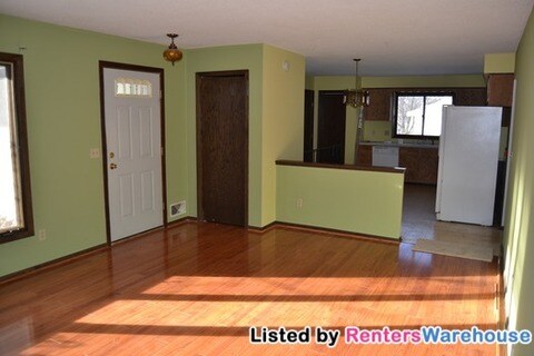 Primary Photo - 3400 E 112th St