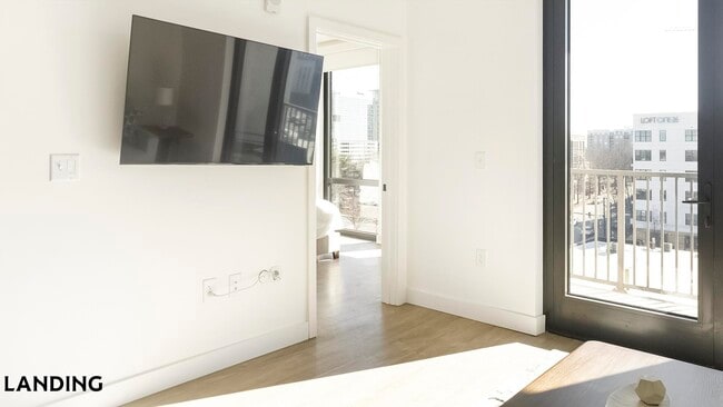 Foto del edificio - 1007 S Mint St