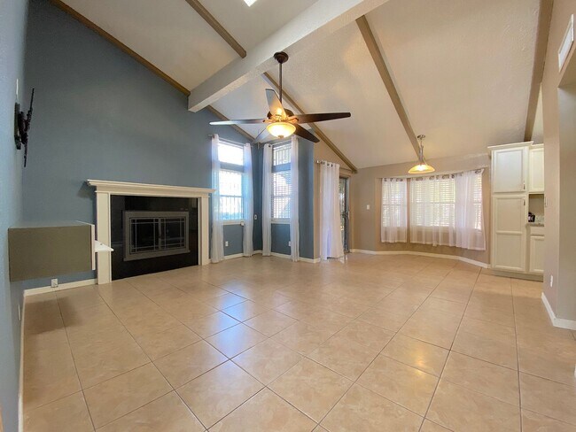 Building Photo - East El Paso 3 bed Refrig A/C