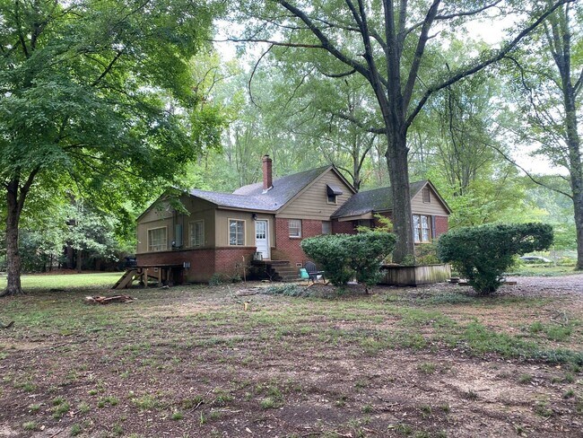 Building Photo - 555 Quinn Rd
