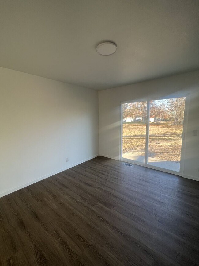 Foto del edificio - Beautiful newly Renovated 3 Bedroom / 2 bathroom house located in Joplin!