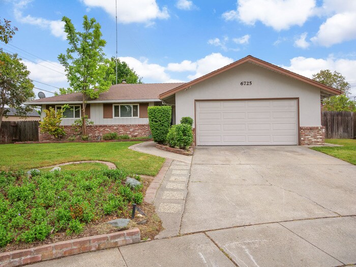 Foto principal - Beautiful 3 Beds and 2 Bath Home in Sacram...
