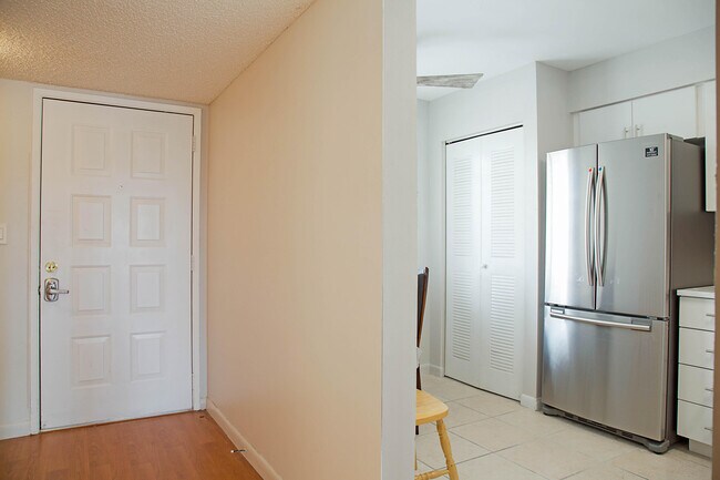 Building Photo - 14426 Amberly Ln