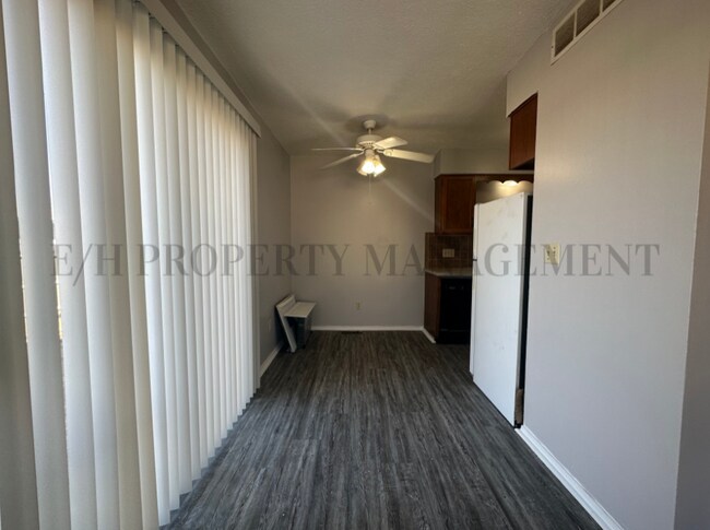 Building Photo - 762 N Illinois St