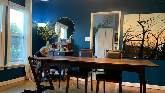 Comedor - 1549 S Wooster St