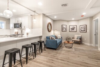 Building Photo - 66 Falcon St