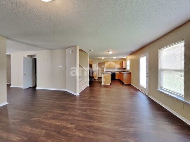 Building Photo - 10338 Kensington Way