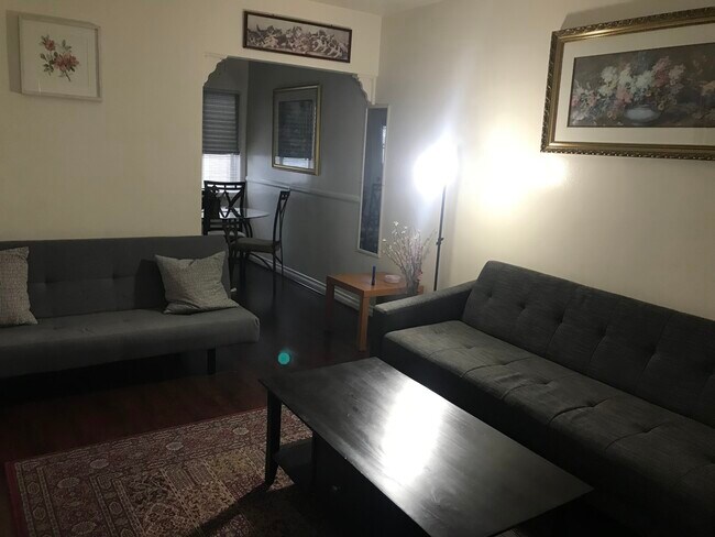 Foto del edificio - 15863 Victory Blvd