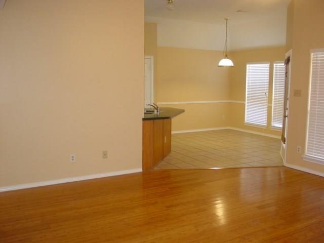 Building Photo - 2507 Thistle Ln