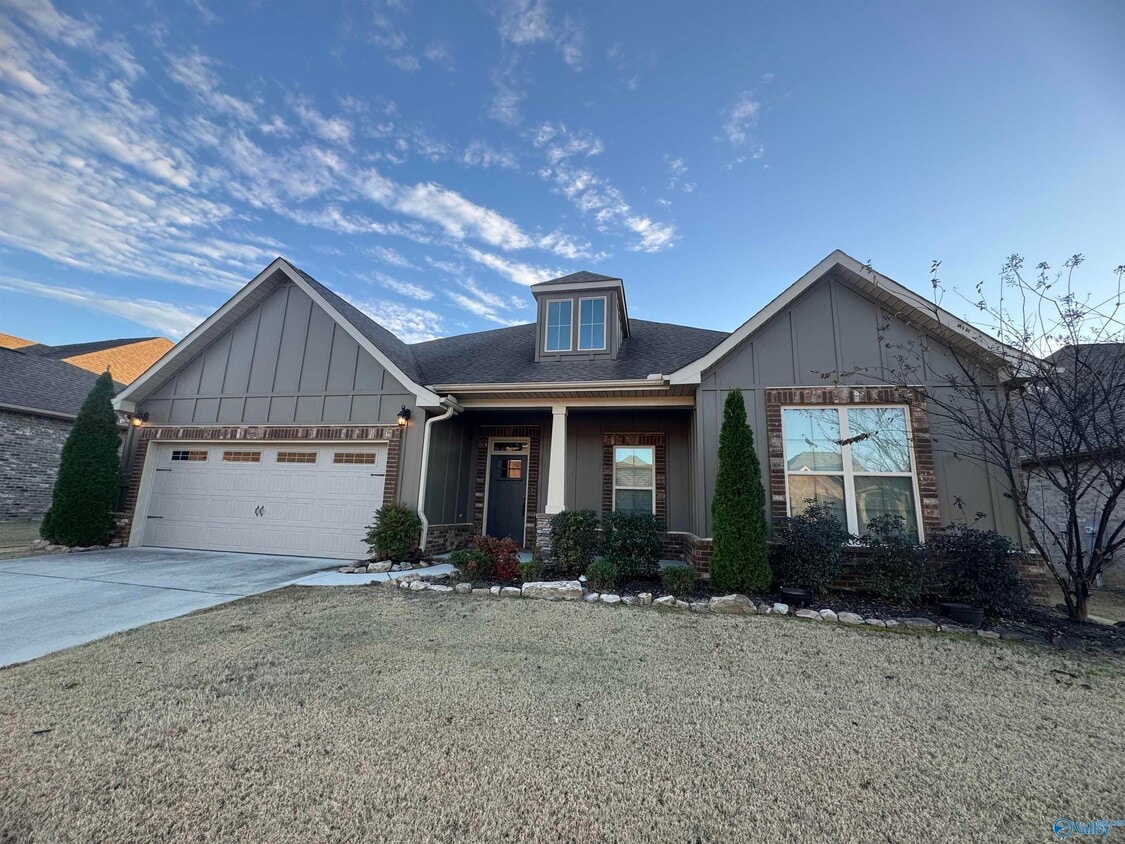 Foto principal - 5006 River Birch Ln