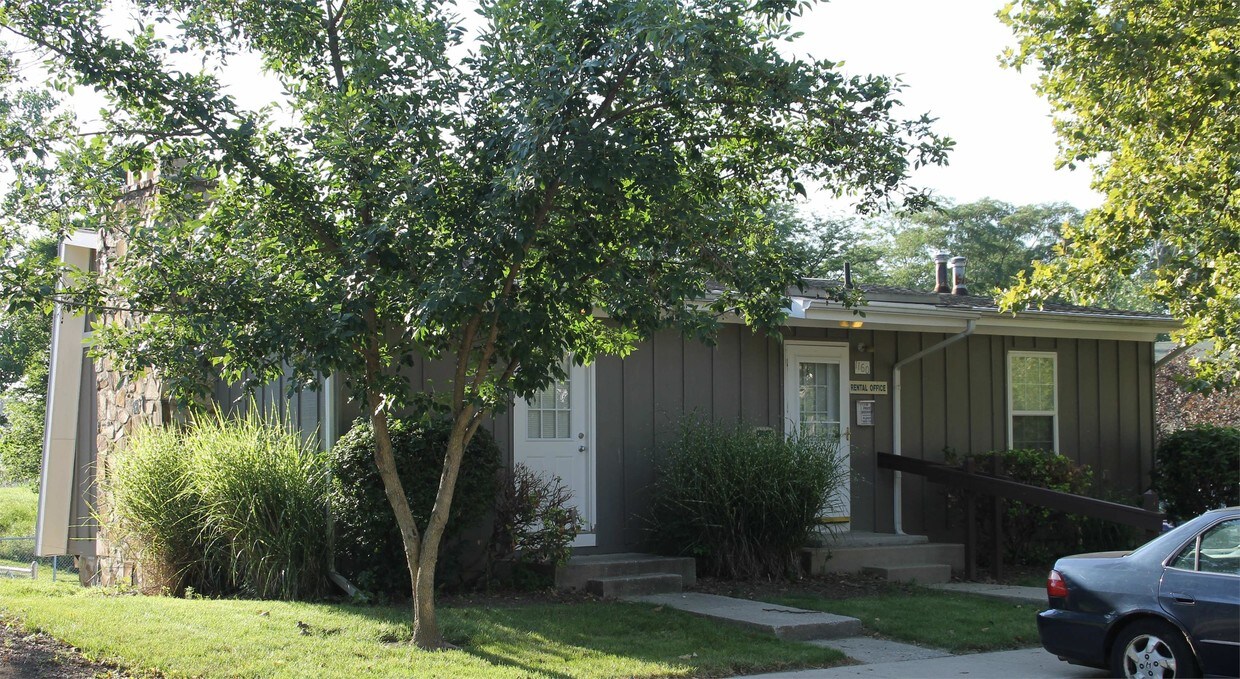 Primary Photo - 1144 Farm Hurst Ct