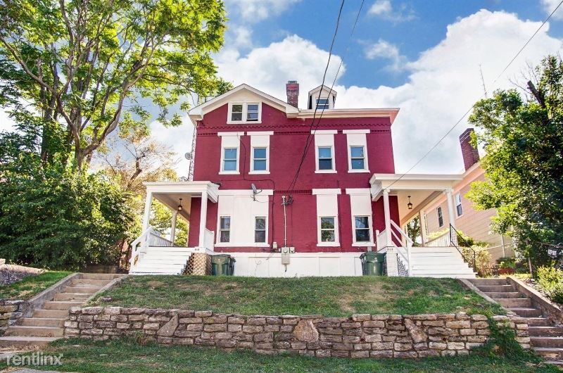 Primary Photo - 4 br, 2 bath Apartment - 816/818 Summit Ave