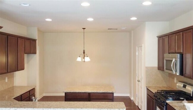 Foto del edificio - 2690 Gold Creek Ln