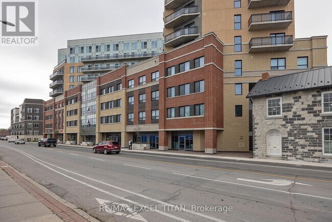 Building Photo - 652-652 Princess St