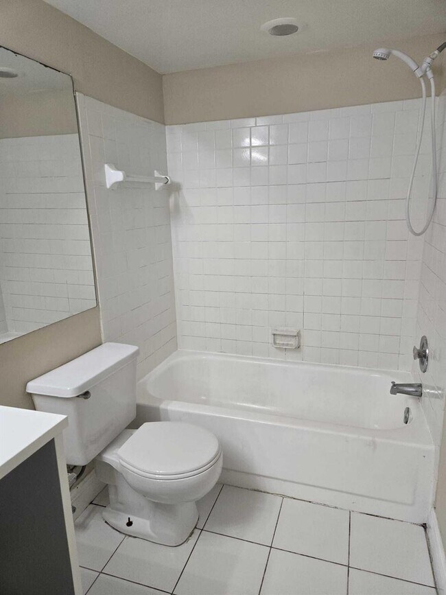 Building Photo - 5780 Rock Island Rd