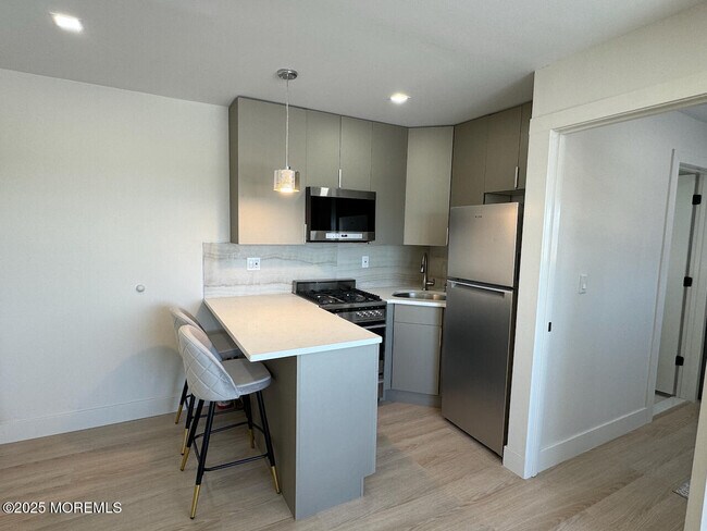 Foto del edificio - 1217 Ocean Ave N