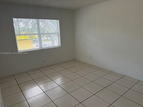 Building Photo - 280 S Cypress Rd