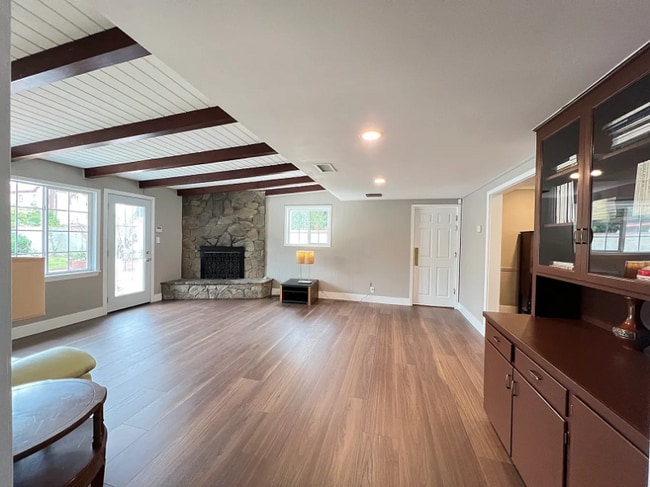 Building Photo - 139 E Dexter St