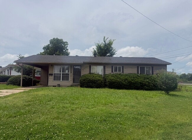 Building Photo - 5115 N Woodland Dr