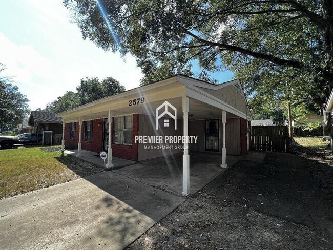 Foto del edificio - 2579 Courtney Dr
