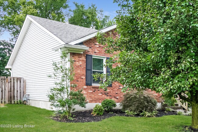 Foto del edificio - 8320 Silver Fox Rd
