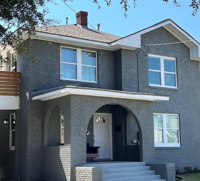 Building Photo - 2108 Berry St
