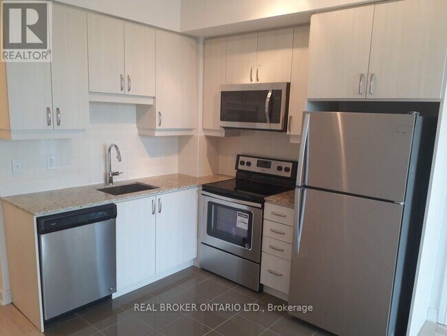 Photo du bâtiment - 9199 Yonge St