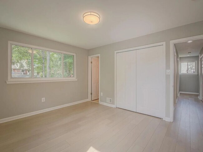 Building Photo - 6812 Landor Ln