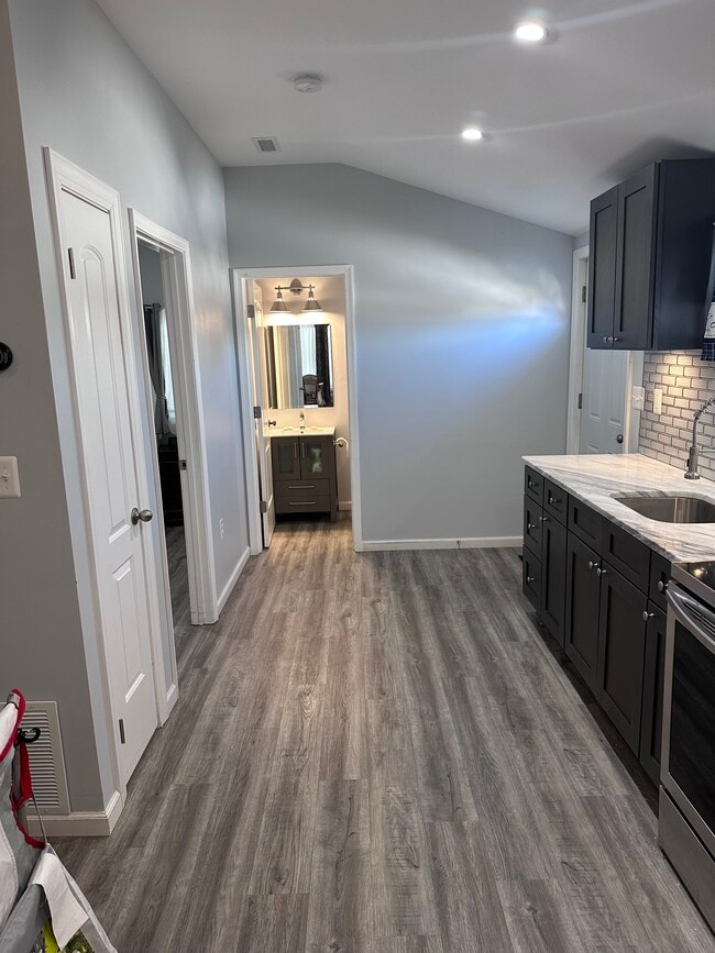 Foto del edificio - 902B Edgerly RD